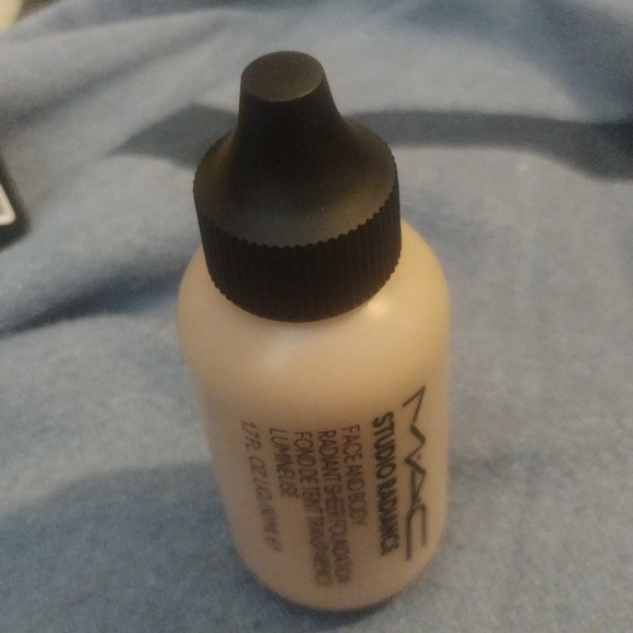 2/$25 NIB MAC cosmetics Studio Radiance Face & Body sheer foundation - Picture 4 of 4